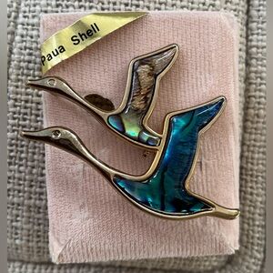 VINTAGE Flying Geese Brooch Pin Paua Shell Abalone Original Packaging Canada